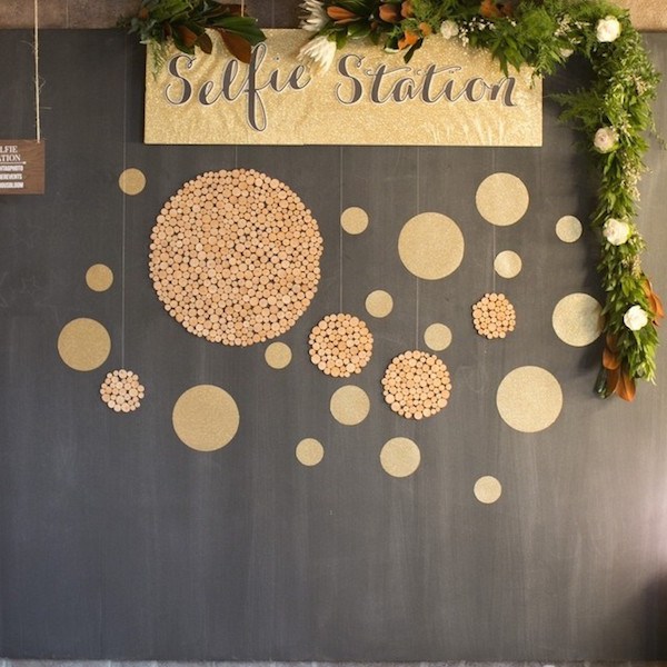 wedding-selfie-station